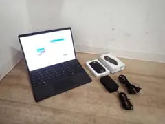 57651 Microsoft 1983 Surface Pro 8 タブレット