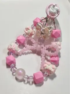 ピンクのビーズ蝶モチーフストラップ