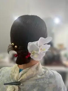 成人式・結婚式に！胡蝶蘭と南天ヘッドドレス(アーティフィシャルフラワー)