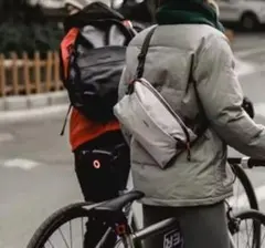Bellroy Lite Sling 軽量クロスボディバッグ　7L