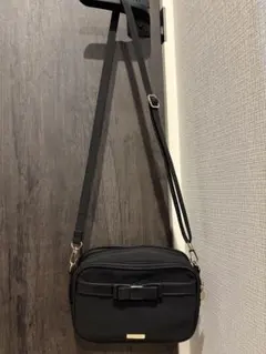 Maison de FLEUR ブラックショルダーバッグ