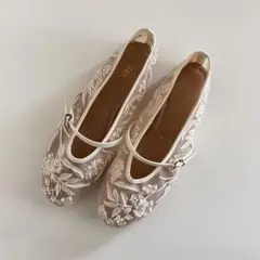 さ*ん様 ZARA 刺繍フラットシューズ《サイズ38》