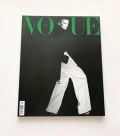 Vogue Czechoslovakia January 2023 - メルカリ