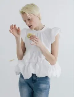 最安値)THE TOE Peony Peplum Top - メルカリ