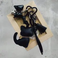 じゃらじゃらキーホルダー　バッグチャーム　キーホルダー　レザー　黒　ブラック　猫