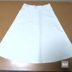 GU ホワイト Aラインスカート シンプル 無地のサムネイル