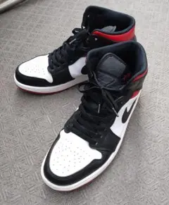 美USED NIKE AIR JORDAN 1 MID 黒白赤 27cmのサムネイル