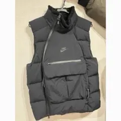 NIKE 中綿ベスト ブラックのサムネイル