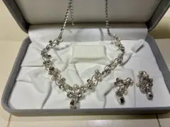 ワタベウェディング　ネックレス&イヤリング イヤリング ワタベウェディングのフリマアイテム一覧