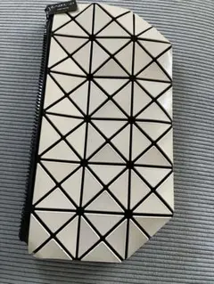 BAOBAO ISSEY MIYAKE ジオメトリックポーチ バオバオ - メルカリ