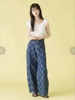 LILY BROWN ルーズフィットワイドデニムパンツのサムネイル