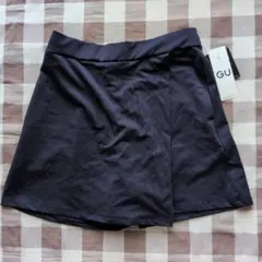 未使用 GU ジーユー マルチテックラップショートパンツ ネイビー M