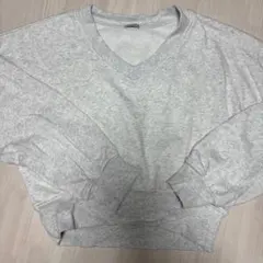 超美品　新品　ショート丈トップス　Ｖネック