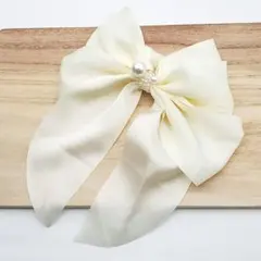 リボンバレッタ ホワイト 白 ヘアアクセサリー 韓国 大きめ 髪留め