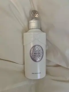 JILLSTUART ジルスチュアート　ミルクティーブレンド　ボディミルクのサムネイル