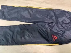 adidas ジャージパンツ 黒/金