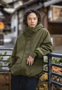 【未使用に近い】UNIQLO ユニクロ ハイブリッド ダウンパーカ 撥水.極暖