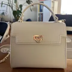 Nela ショルダーバッグ　アイボリー