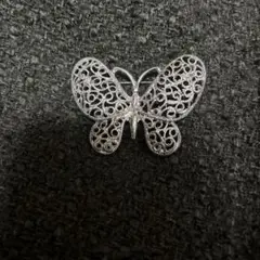 蝶型 ブローチ
