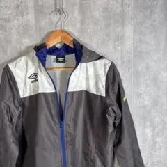 UMBRO アンブロ ナイロンジャケット キッズ　サッカー　size160