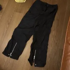 ZARA ブラック ジッパー付き ナイロンパンツ