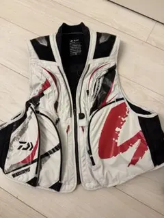 ド*カ様 ダイワ スペシャル ウィンドストッパー ショートベスト DV1001 ド*カ様 ダイワ スペシャル ウィンドストッパー ショートベスト DV1001