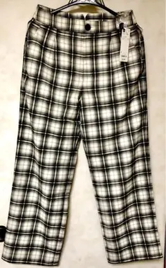 新品未使用タグ付きGU チェックストレートパンツYG+X オフホワイト