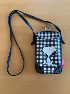 スヌーピー　スマホショルダーバッグ 黒白ギンガムチェックのサムネイル