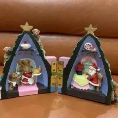 クリスマスのサンタとトナカイの置物のサムネイル