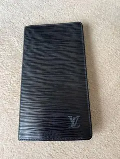 ルイヴィトン エピ ポルトカルトクレディ ノワール 二つ折り札入れ 財布