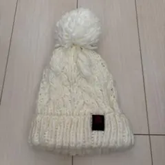 アイボリー ポンポン付きニット帽