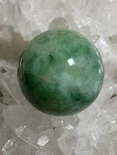 【天然石】ミャンマー産 翡翠（ヒスイ） 丸玉 スフィア 17.5mm 貫通穴あり