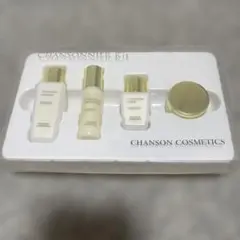 シャンソン　シャンソニエ　おまけ Jie Jie took her little one to show him the super thick snow