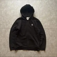 adidas ブラック パーカー フード付き