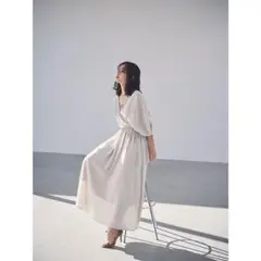 anuans ギャザーカシュクールワンピース ¥19,778のサムネイル