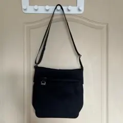 BURBERRY ブラック ショルダーバッグ