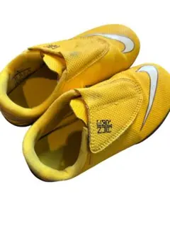 Nike トレーニングシューズ　16 黄色