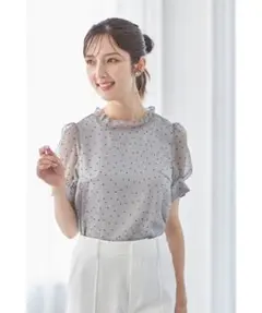 【新品タグ付】tocco closet フロッキードットシアー ブラウス パールのサムネイル