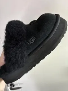 完売希少UGG ROSA FLUFF HEELローザフラッフヒールファーサンダル