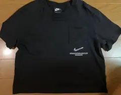 Nike ブラック クロップドTシャツ
