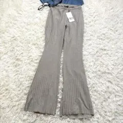 新品タグ付 ZARA S 斜めリブニットフレアパンツ ベージュ 定価5290円