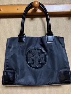 美品　トリーバーチ　トートバッグ　ロゴ　大容量