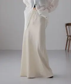 lowrys farm ストレッチサテンスカート　アイボリー08