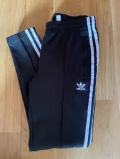 【adidas】ブラック ジャージパンツ XS