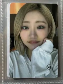 KIOF ジュリー トレカ KISS OF LIFE