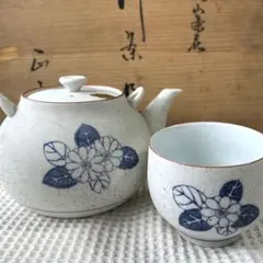 【新品】有田焼　急須・湯呑み５客セット　西山造　梨地山茶花　土瓶茶器　白磁器