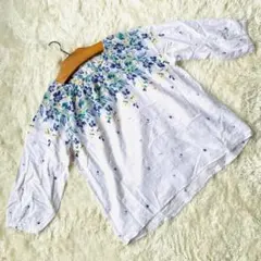 【美品】　花柄　ブラウス　シャツ　サイズM　白　ホワイト　袖ボタンのサムネイル