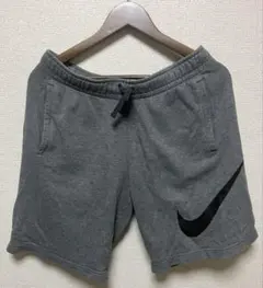 Nike グレー ショートパンツ