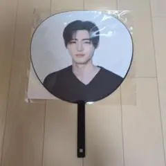 ENHYPEN ソンフン エンコネうちわ ENHYPENソンフン うちわ weverse shop - メルカリ
