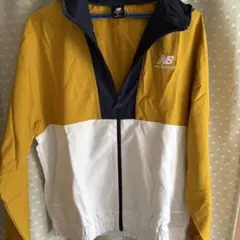 ⭐︎超メルカリ市⭐︎new balance ナイロンジャケットのサムネイル